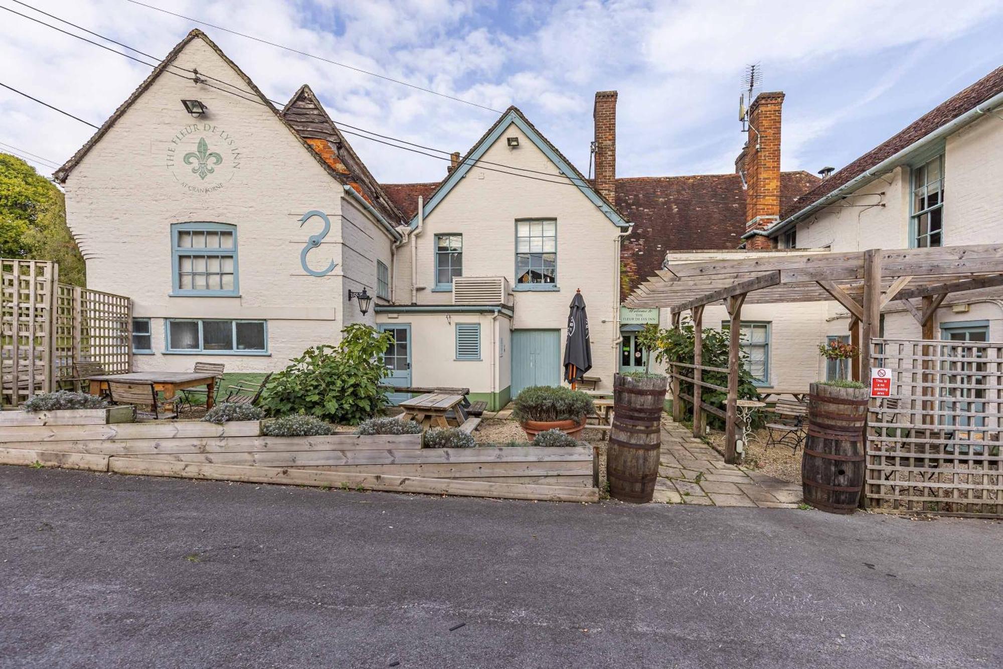 The Fleur De Lys Hotel Cranborne Exterior photo