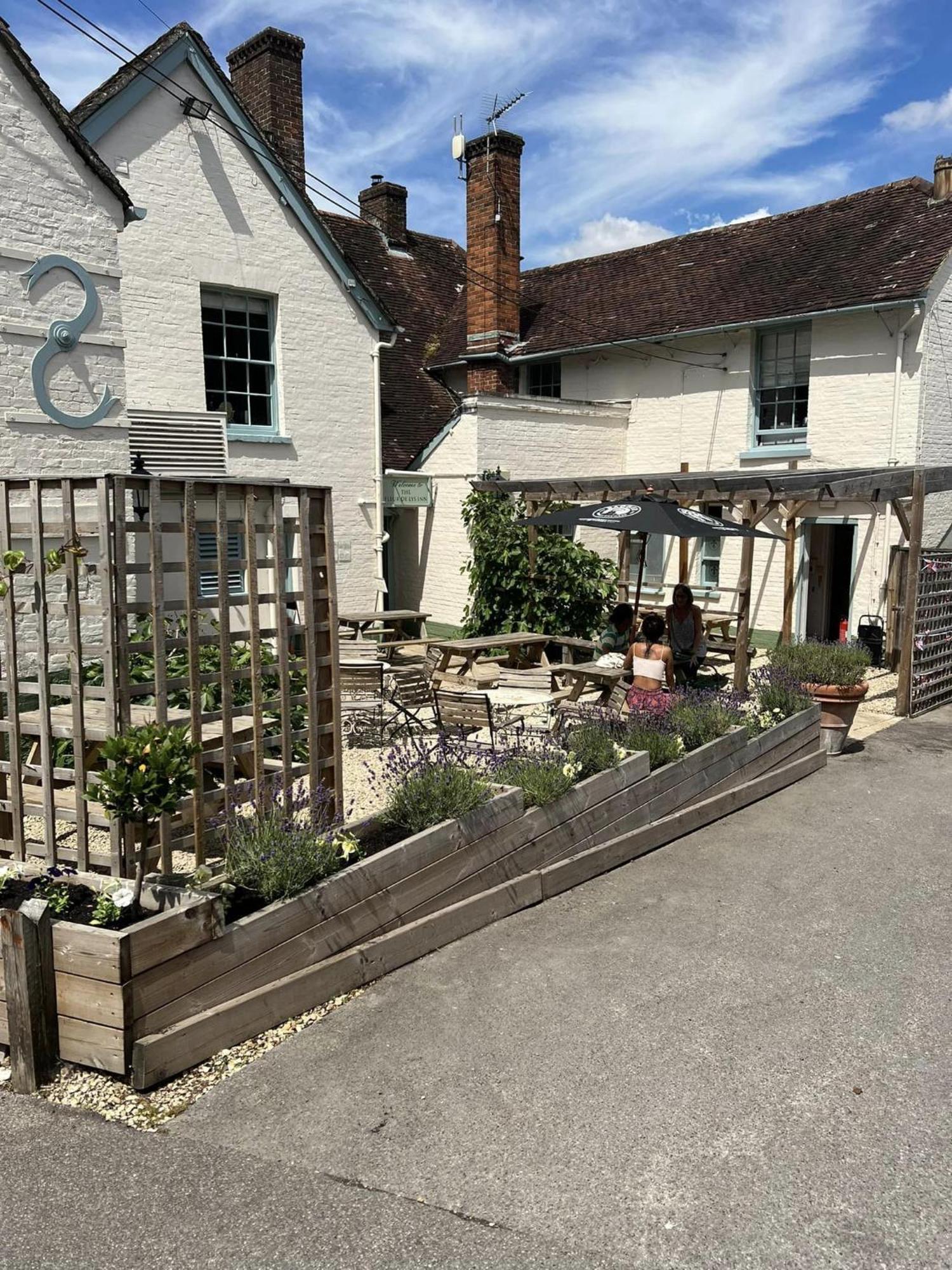 The Fleur De Lys Hotel Cranborne Exterior photo